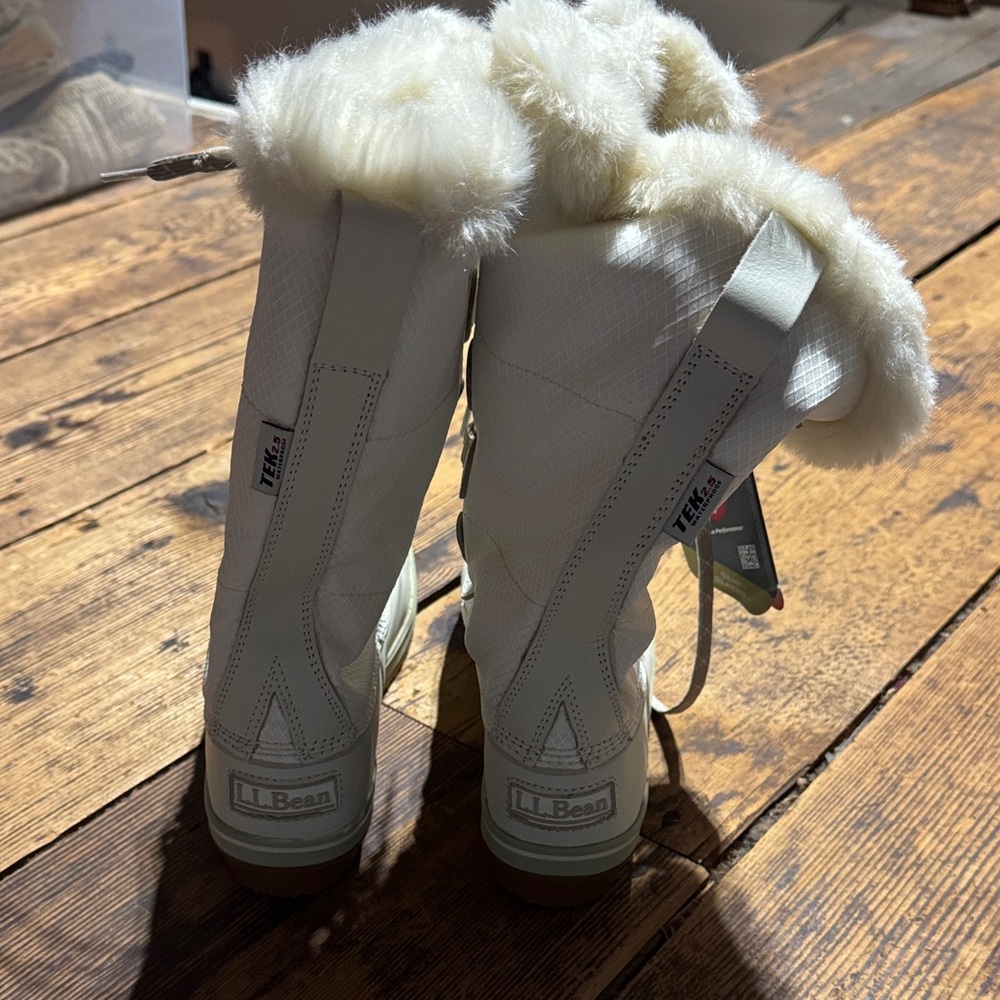 L.L. Bean Women's Cream Winter Boots - Picture 3 of 3